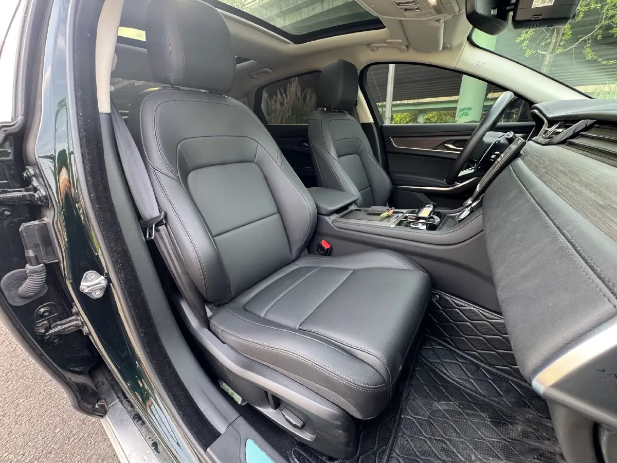 2022 Jaguar XFL 2.0T 200HP L4 8AT,autocango,china used car exporter,china ev exporter,chinese used car exporter,chinese used ev exporter