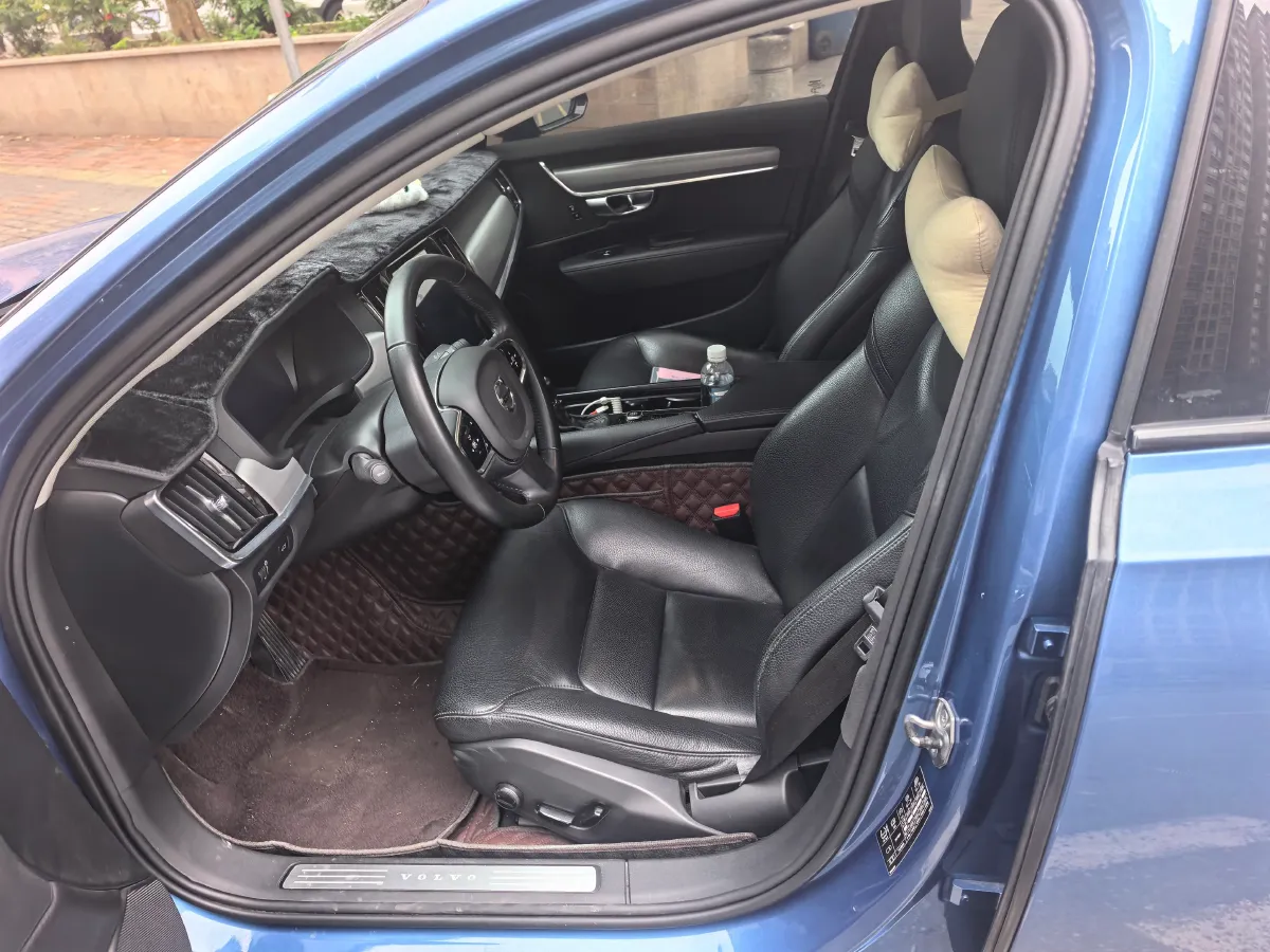 2020 Volvo S90 2.0T 254HP L4 8AT,autocango,china used car exporter,china ev exporter,chinese used car exporter,chinese used ev exporter