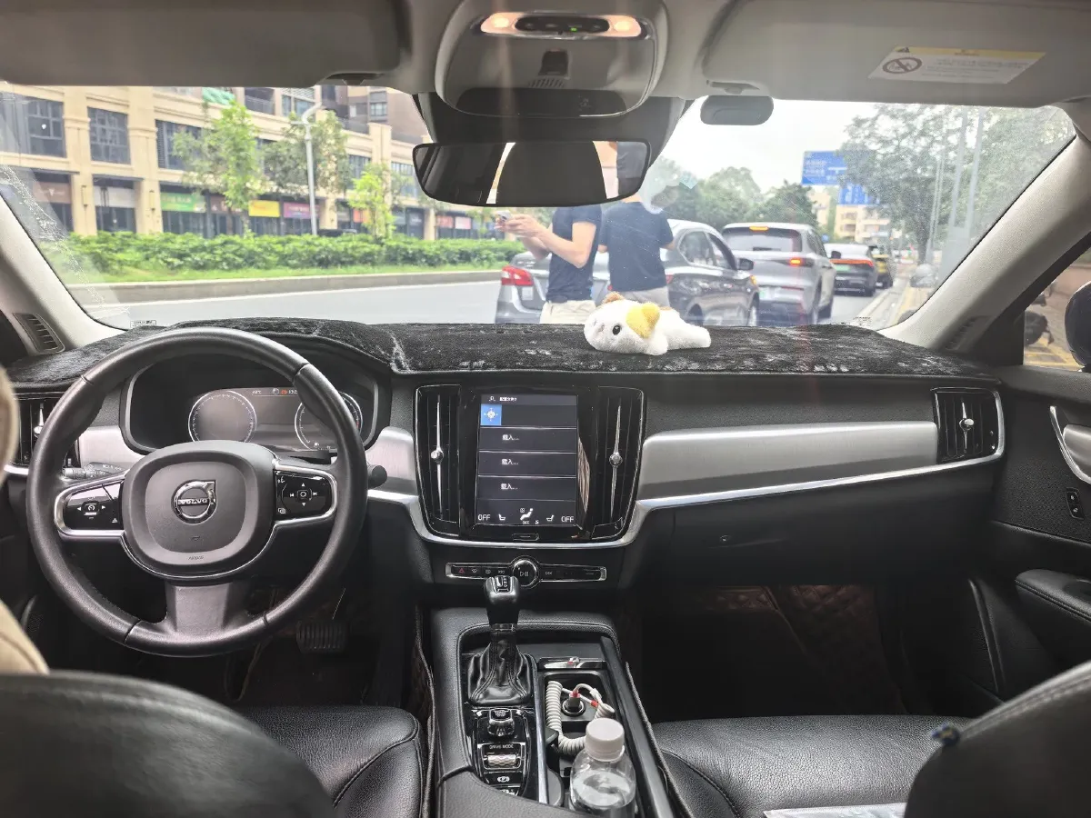 2020 Volvo S90 2.0T 254HP L4 8AT,autocango,china used car exporter,china ev exporter,chinese used car exporter,chinese used ev exporter