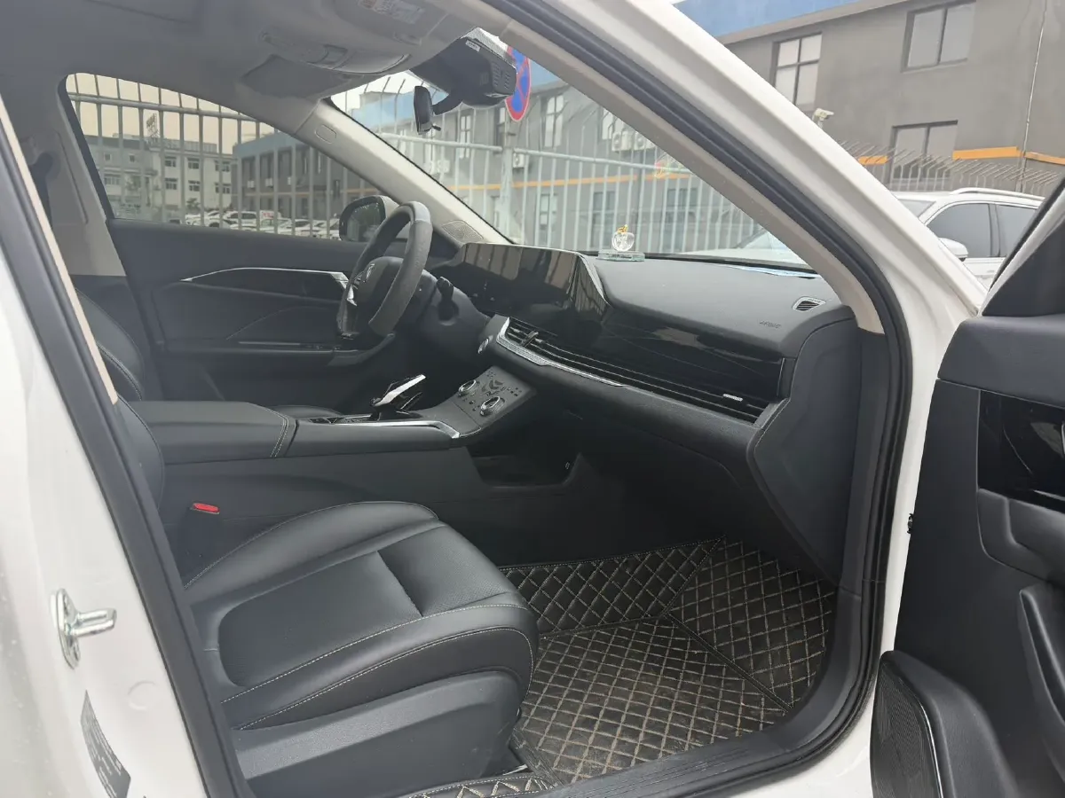 2023 Bestune B70 1.5T 169HP L4 7DCT,autocango,china used car exporter,china ev exporter,chinese used car exporter,chinese used ev exporter