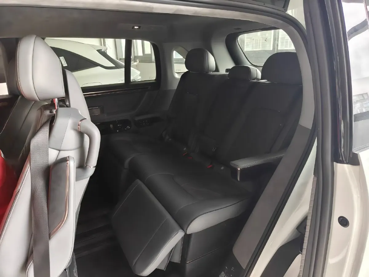 2025 Zeekr MIX BEV 102KWH,autocango,china used car exporter,china ev exporter,chinese used car exporter,chinese used ev exporter