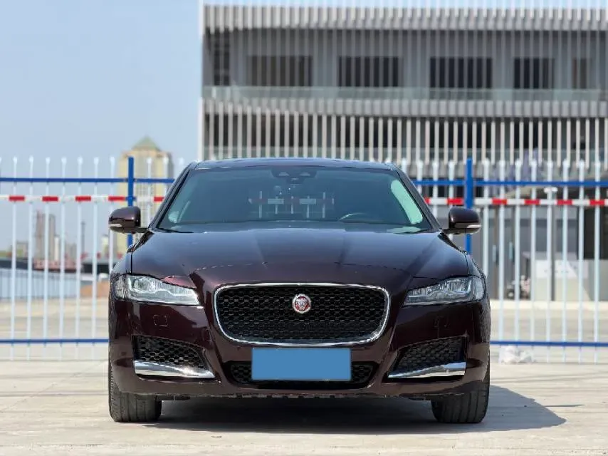 2018 Mercedes-Benz E Class 2.0T 184HP L4 9AT,autocango,china used car exporter,china ev exporter,chinese used car exporter,chinese used ev exporter