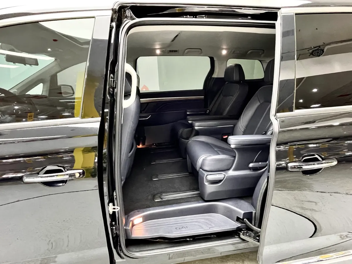 2023 GAC Trumpchi M8 2.0T 252HP L4 8AT,autocango,china used car exporter,china ev exporter,chinese used car exporter,chinese used ev exporter