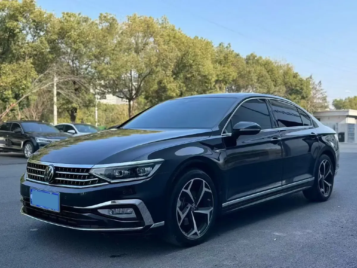 2023 Volkswagen Magotan 2.0T 186HP L4 7DCT,autocango,china used car exporter,china ev exporter,chinese used car exporter,chinese used ev exporter