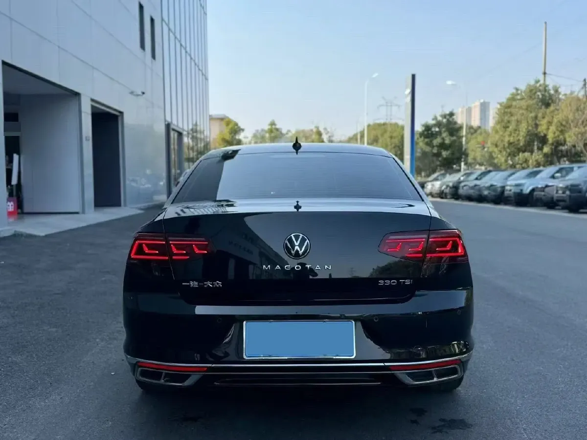 2023 Volkswagen Magotan 2.0T 186HP L4 7DCT,autocango,china used car exporter,china ev exporter,chinese used car exporter,chinese used ev exporter