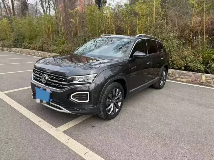 2019 Jeep Cherokee 2.0T 265HP L4 9AT,autocango,china used car exporter,china ev exporter,chinese used car exporter,chinese used ev exporter