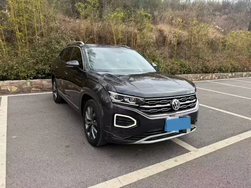 2019 Jeep Cherokee 2.0T 265HP L4 9AT,autocango,china used car exporter,china ev exporter,chinese used car exporter,chinese used ev exporter