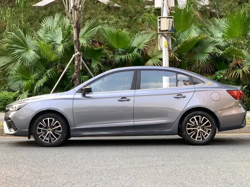 2021 Roewe i5 1.5L 120HP L4 CVT,autocango,china used car exporter,china ev exporter,chinese used car exporter,chinese used ev exporter