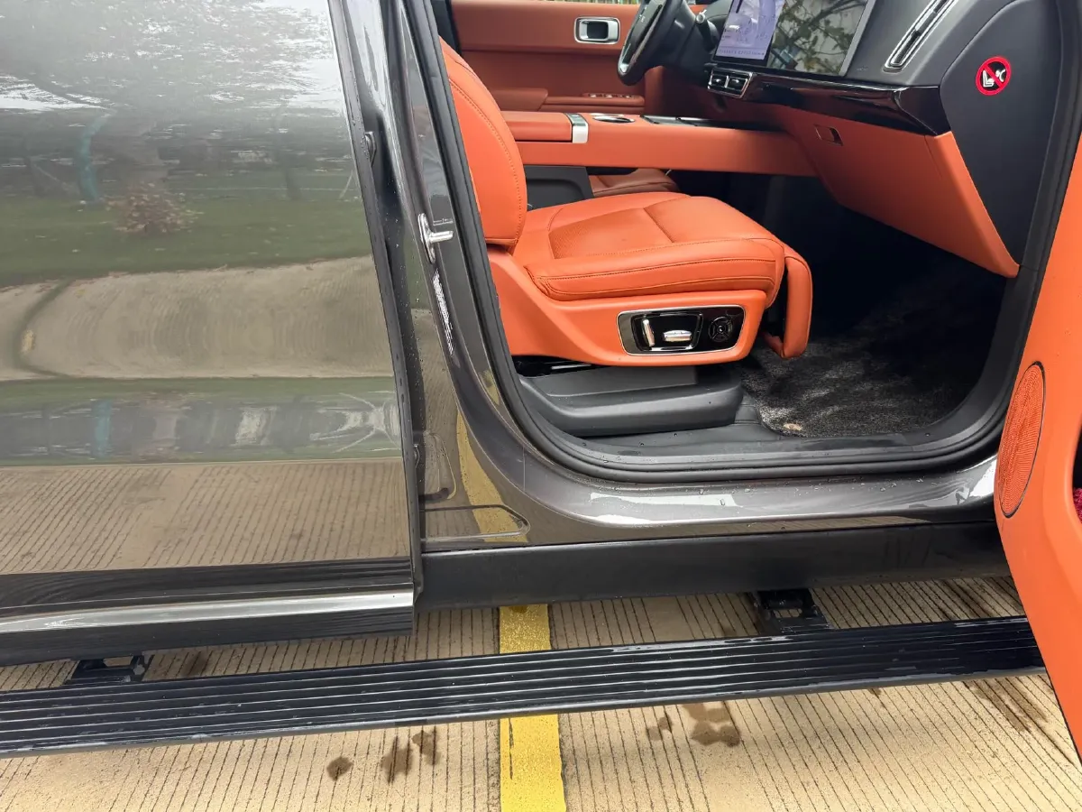 2023 Li L8 Range Extended 154HP REEV 40.9KWH,autocango,china used car exporter,china ev exporter,chinese used car exporter,chinese used ev exporter