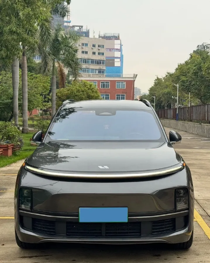 2023 Li L8 Range Extended 154HP REEV 40.9KWH,autocango,china used car exporter,china ev exporter,chinese used car exporter,chinese used ev exporter
