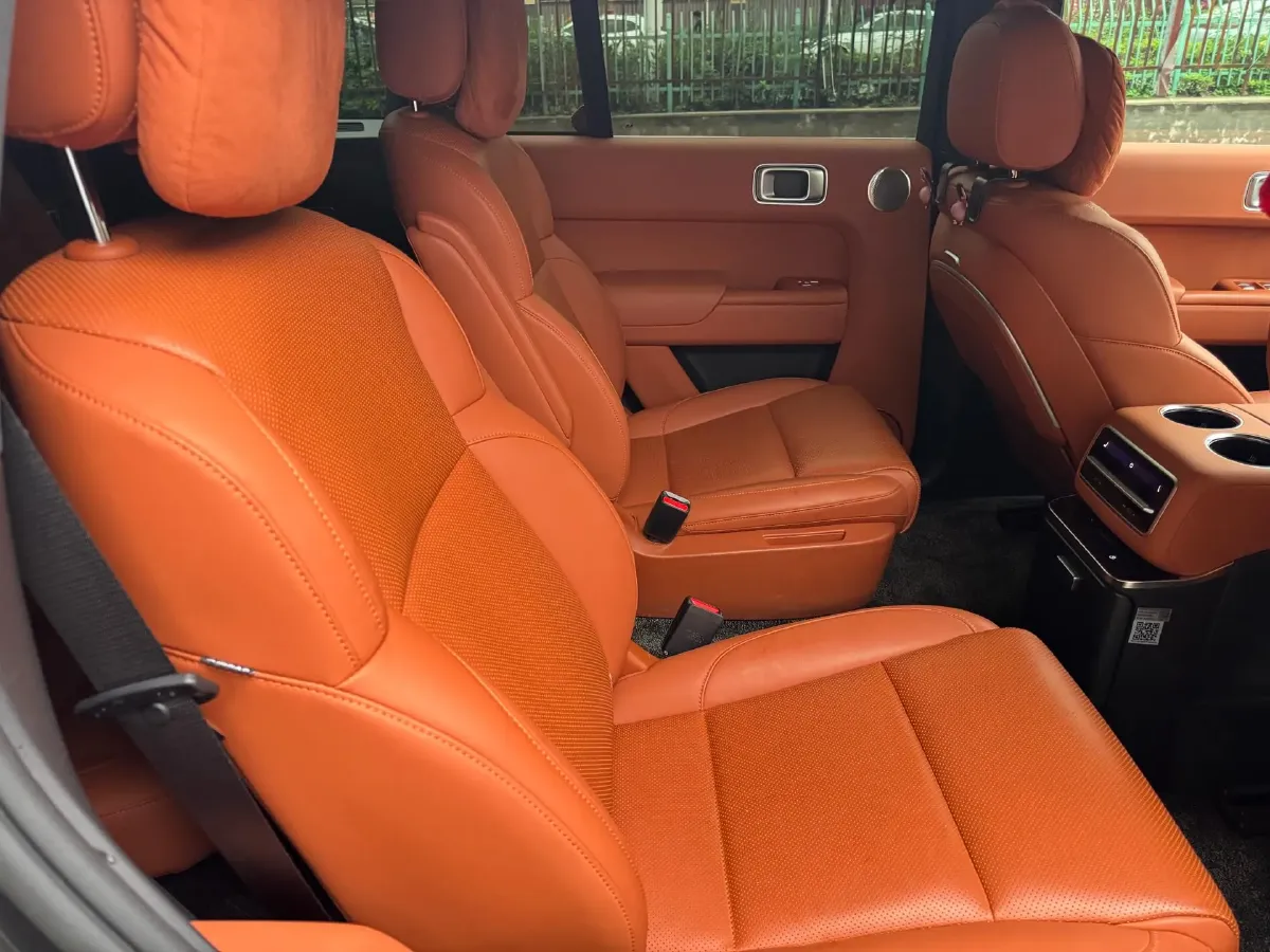 2023 Li L8 Range Extended 154HP REEV 40.9KWH,autocango,china used car exporter,china ev exporter,chinese used car exporter,chinese used ev exporter