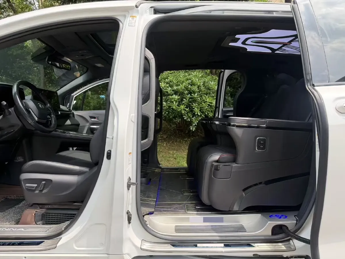 2021 Toyota Sienna 2.5L 192HP L4 E-CVT Hybrid,autocango,china used car exporter,china ev exporter,chinese used car exporter,chinese used ev exporter