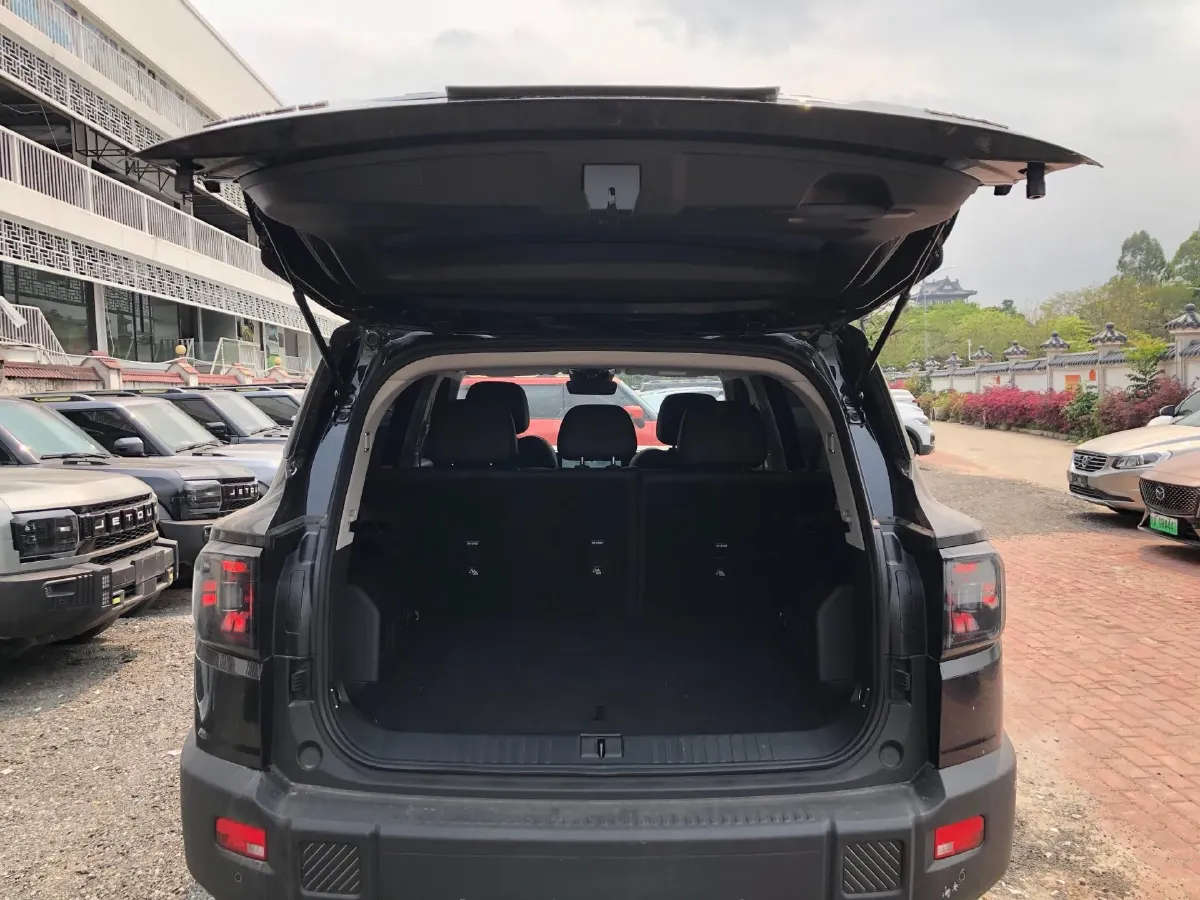 2025 Jetour DASHING 1.5T 184HP L4 7DCT,autocango,china used car exporter,china ev exporter,chinese used car exporter,chinese used ev exporter