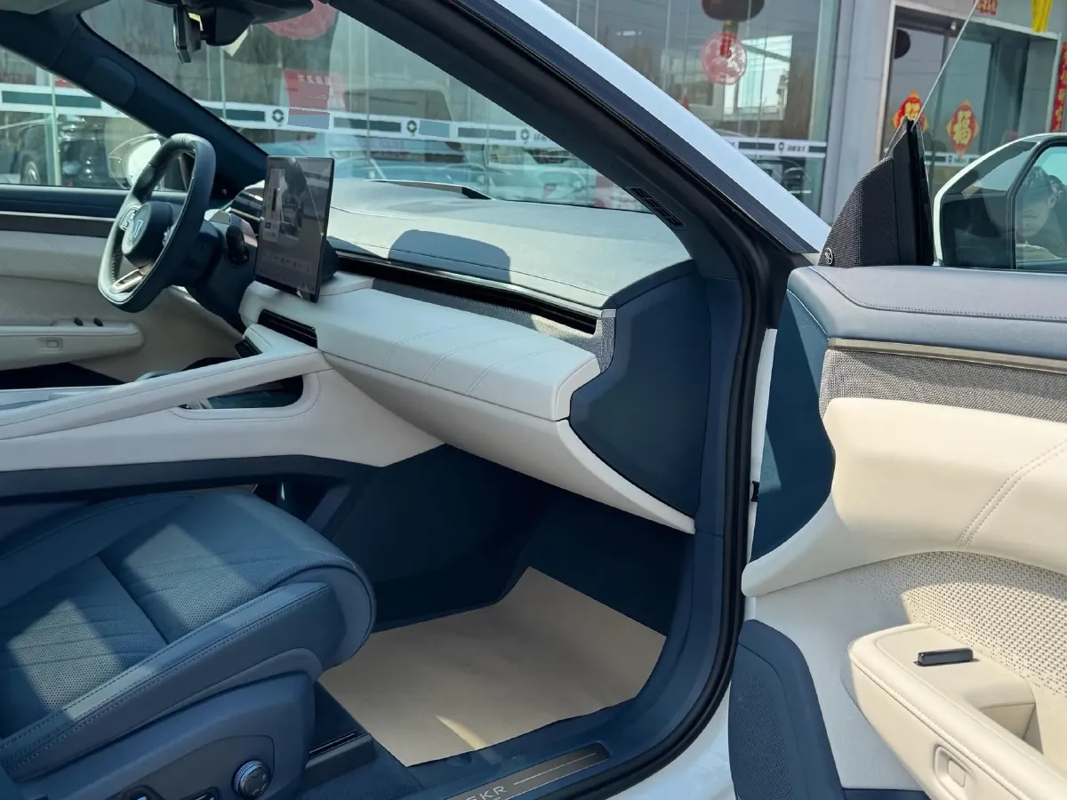 2025 Zeekr 001 BEV 100KWH,autocango,china used car exporter,china ev exporter,chinese used car exporter,chinese used ev exporter