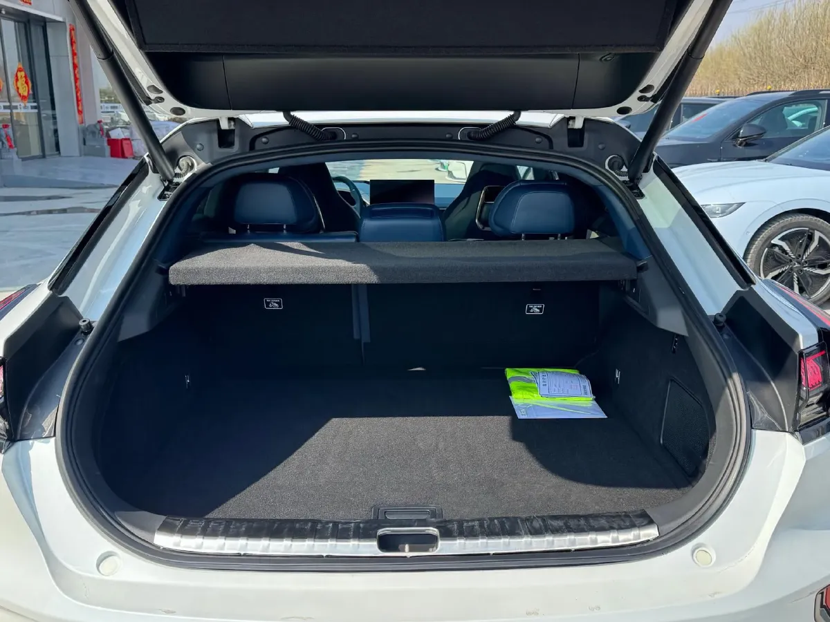 2025 Zeekr 001 BEV 100KWH,autocango,china used car exporter,china ev exporter,chinese used car exporter,chinese used ev exporter