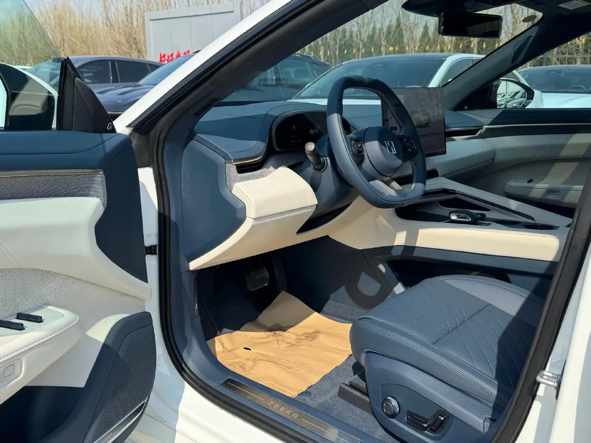 2025 Zeekr 001 BEV 100KWH,autocango,china used car exporter,china ev exporter,chinese used car exporter,chinese used ev exporter