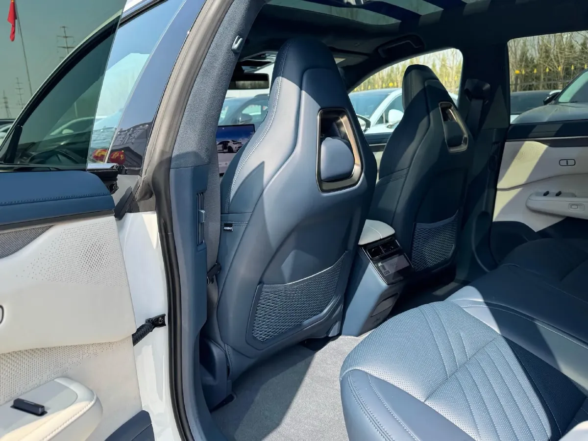 2025 Zeekr 001 BEV 100KWH,autocango,china used car exporter,china ev exporter,chinese used car exporter,chinese used ev exporter