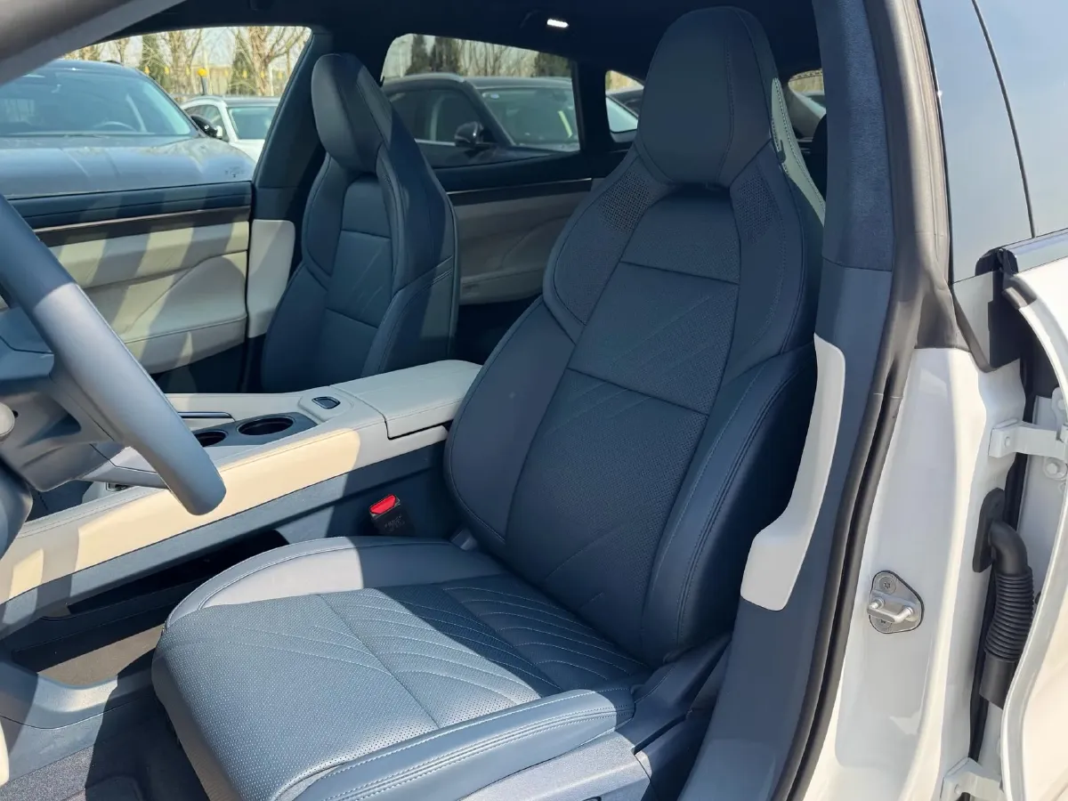 2025 Zeekr 001 BEV 100KWH,autocango,china used car exporter,china ev exporter,chinese used car exporter,chinese used ev exporter