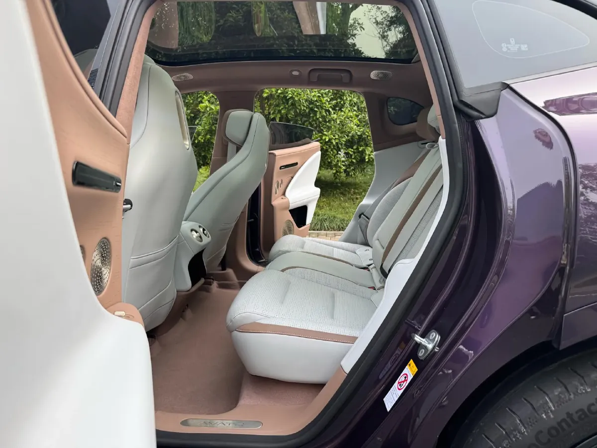 2024 Avatr 07 1.5T 156HP L4 REEV 39.05KWH,autocango,china used car exporter,china ev exporter,chinese used car exporter,chinese used ev exporter