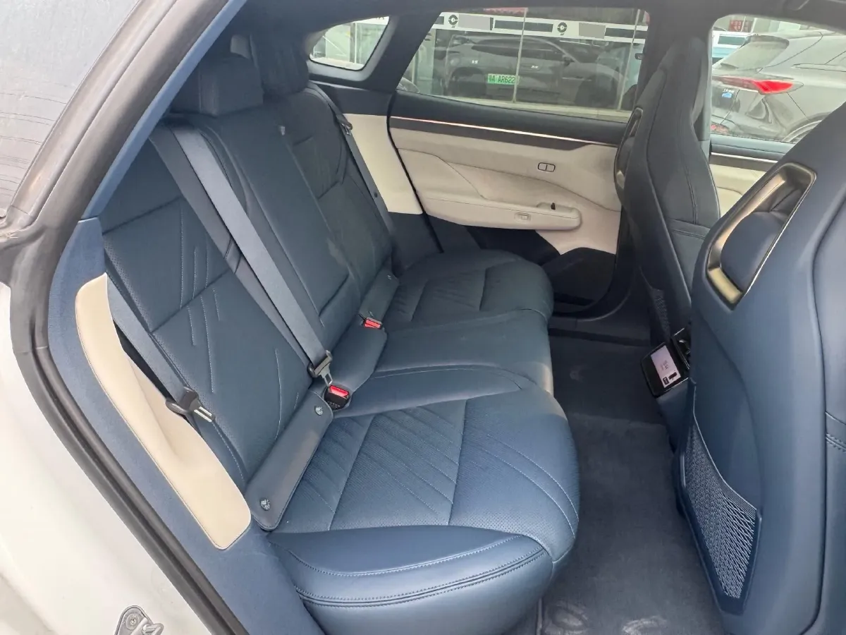 2025 Zeekr 001 BEV 100KWH,autocango,china used car exporter,china ev exporter,chinese used car exporter,chinese used ev exporter