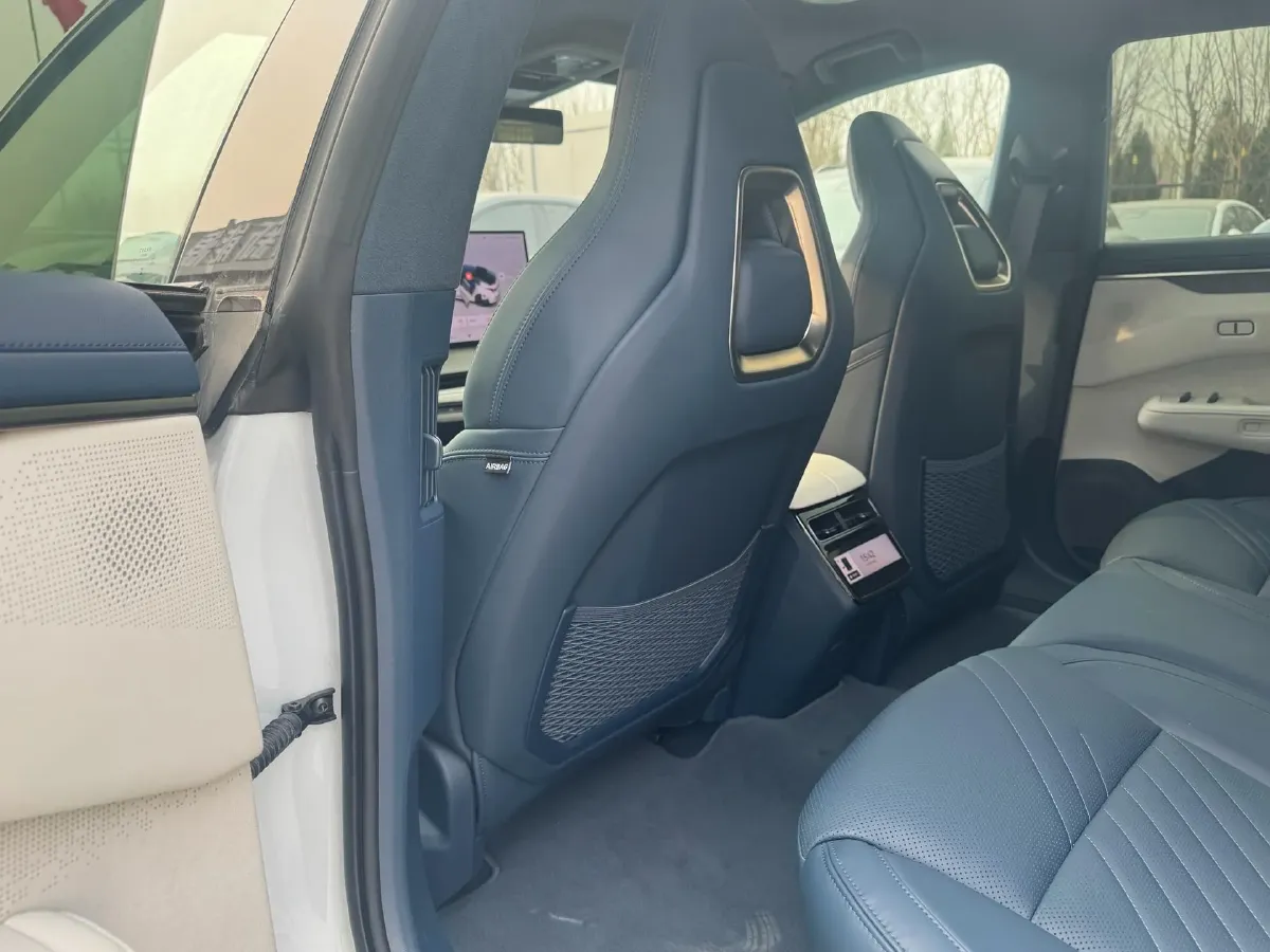 2025 Zeekr 001 BEV 100KWH,autocango,china used car exporter,china ev exporter,chinese used car exporter,chinese used ev exporter