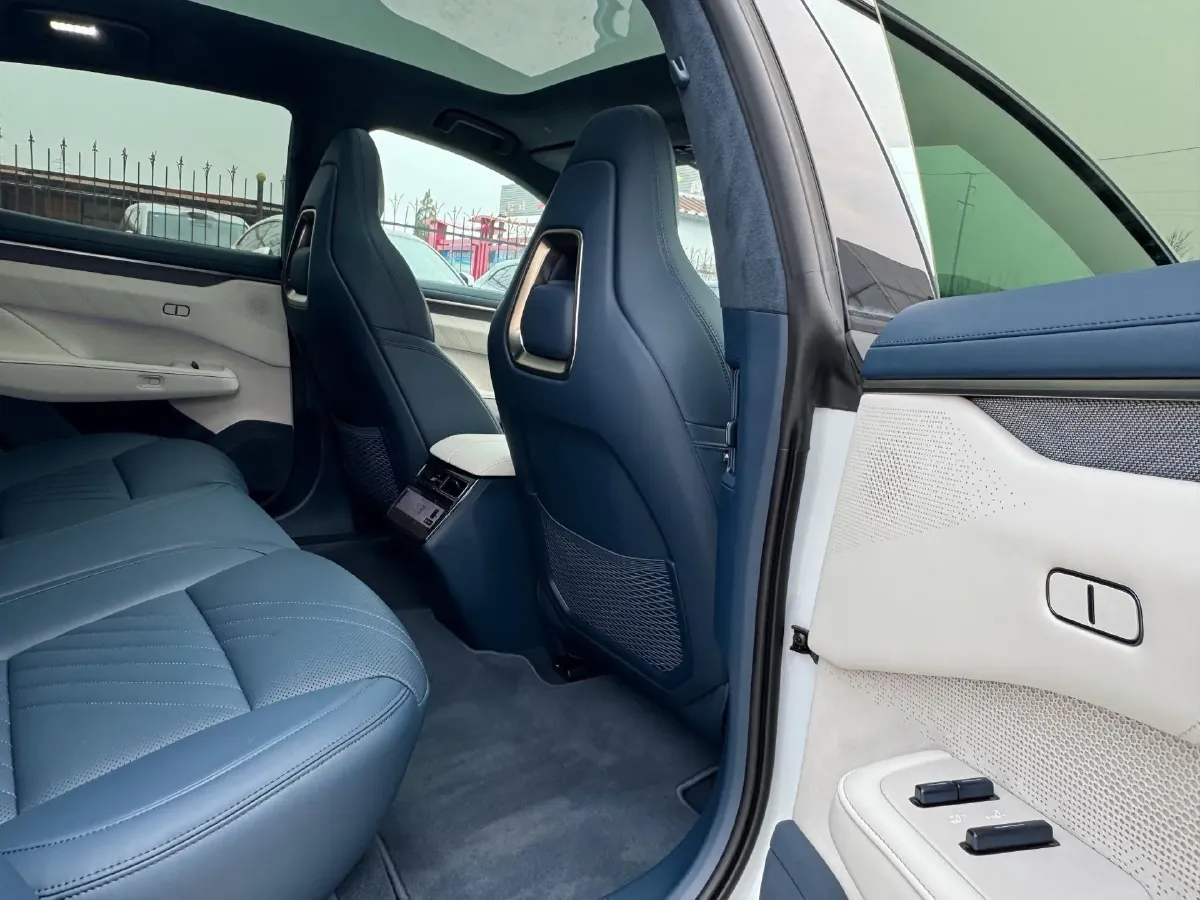 2025 Zeekr 001 BEV 100KWH,autocango,china used car exporter,china ev exporter,chinese used car exporter,chinese used ev exporter