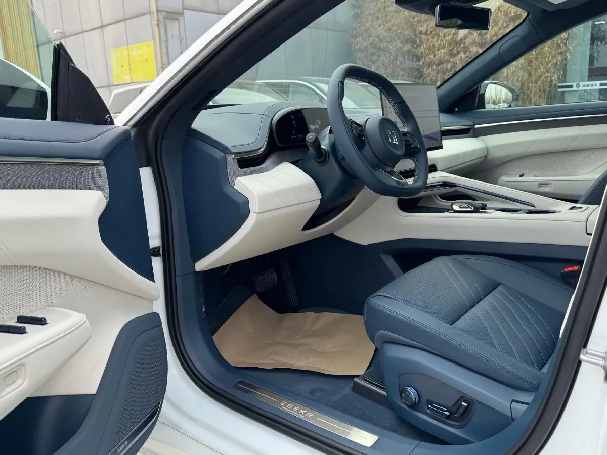 2025 Zeekr 001 BEV 100KWH,autocango,china used car exporter,china ev exporter,chinese used car exporter,chinese used ev exporter