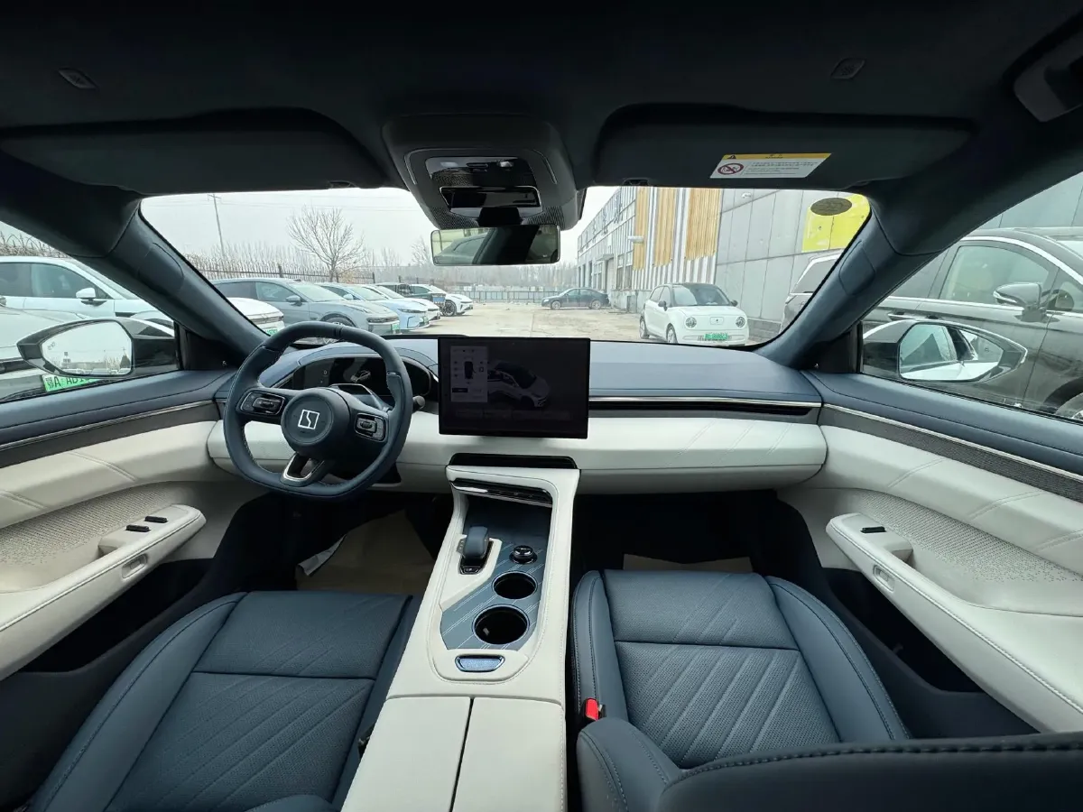 2025 Zeekr 001 BEV 100KWH,autocango,china used car exporter,china ev exporter,chinese used car exporter,chinese used ev exporter