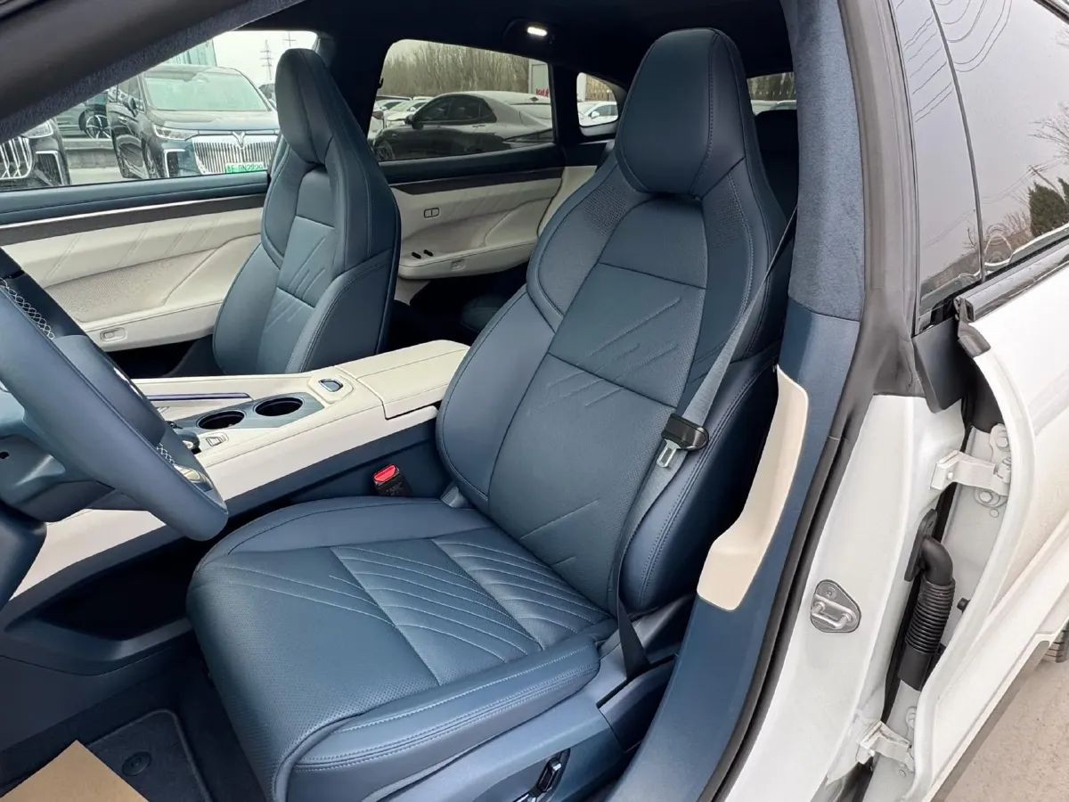 2025 Zeekr 001 BEV 100KWH,autocango,china used car exporter,china ev exporter,chinese used car exporter,chinese used ev exporter