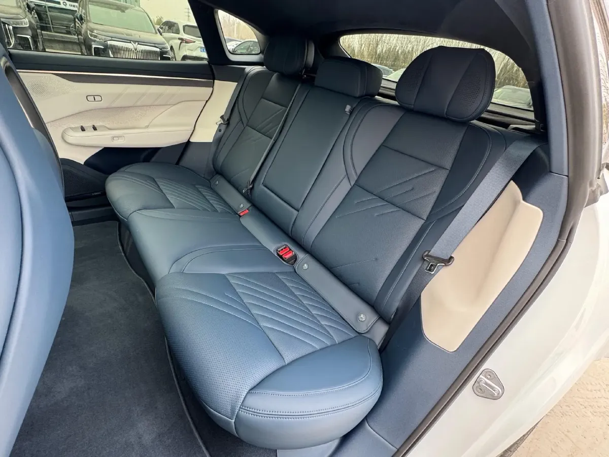 2025 Zeekr 001 BEV 100KWH,autocango,china used car exporter,china ev exporter,chinese used car exporter,chinese used ev exporter