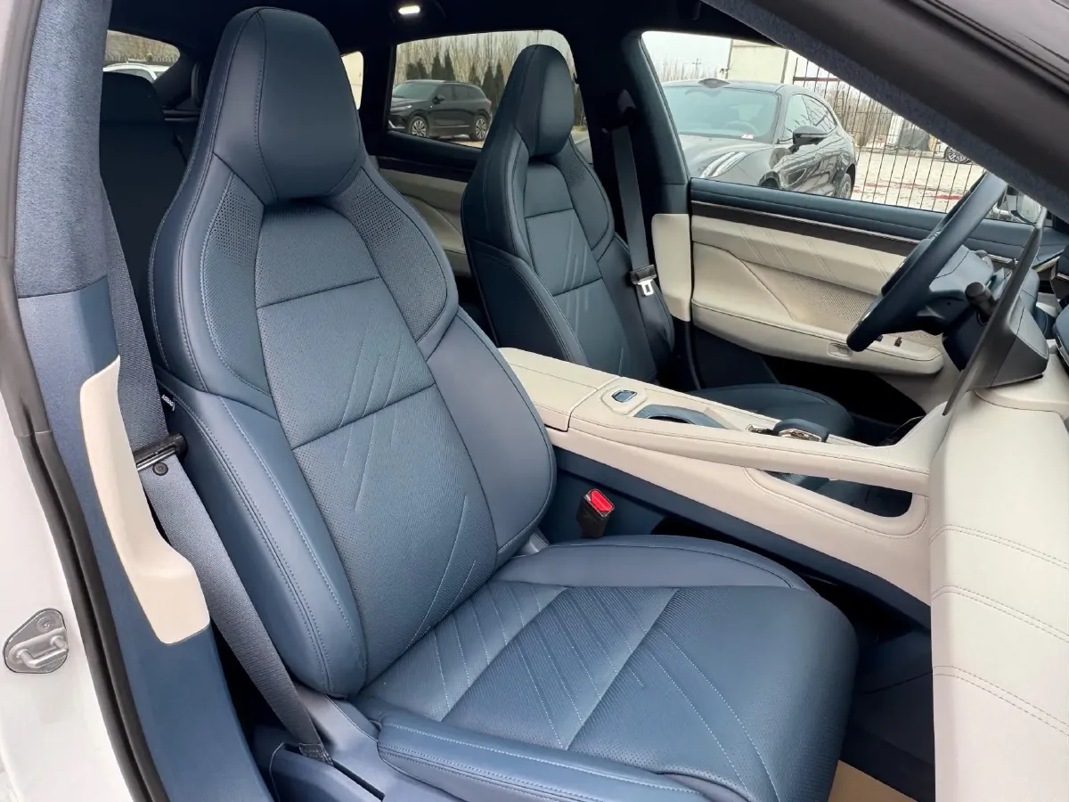 2025 Zeekr 001 BEV 100KWH,autocango,china used car exporter,china ev exporter,chinese used car exporter,chinese used ev exporter