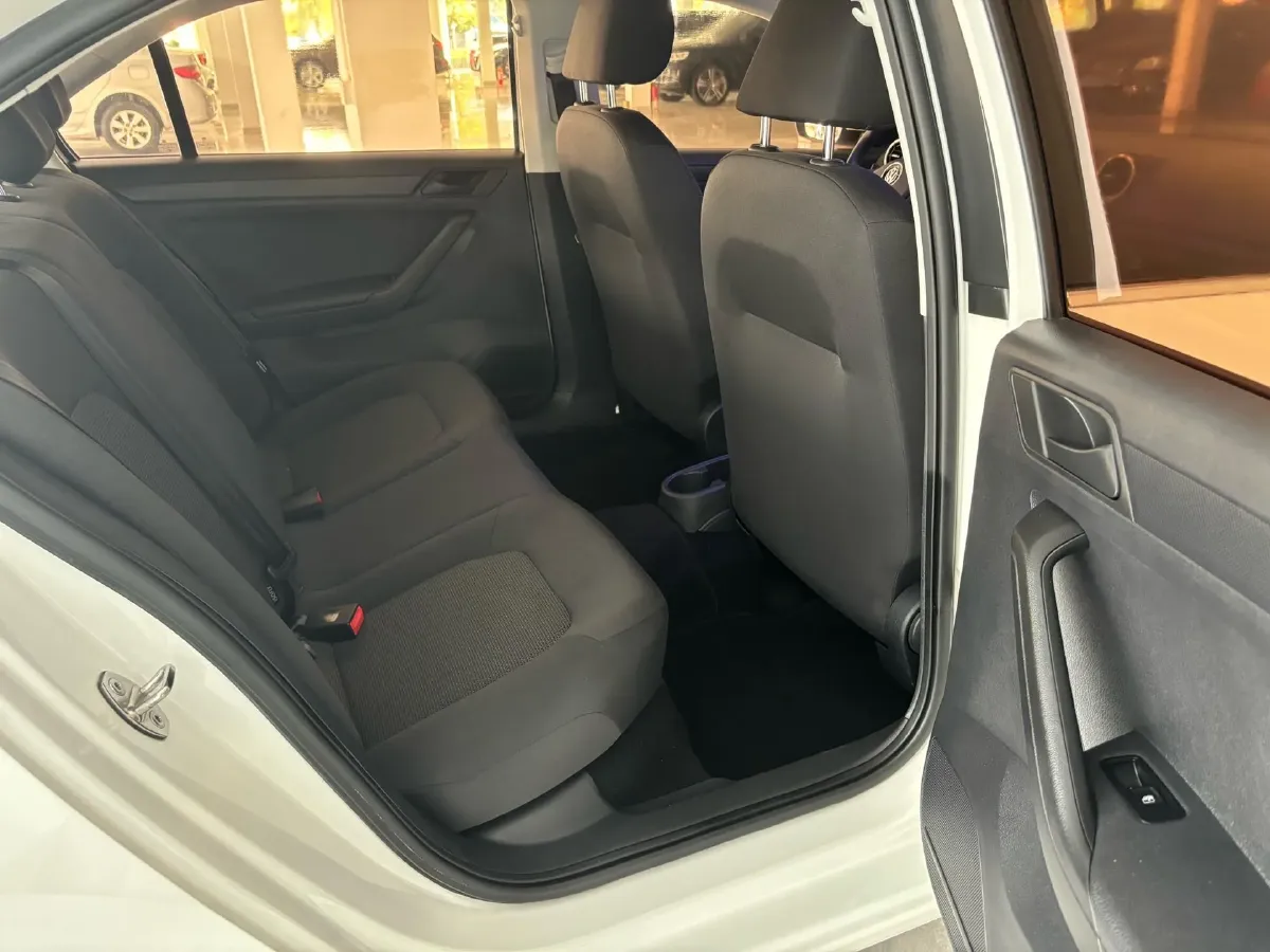 2017 Volkswagen Jetta 1.5L 110HP L4 5MT,autocango,china used car exporter,china ev exporter,chinese used car exporter,chinese used ev exporter