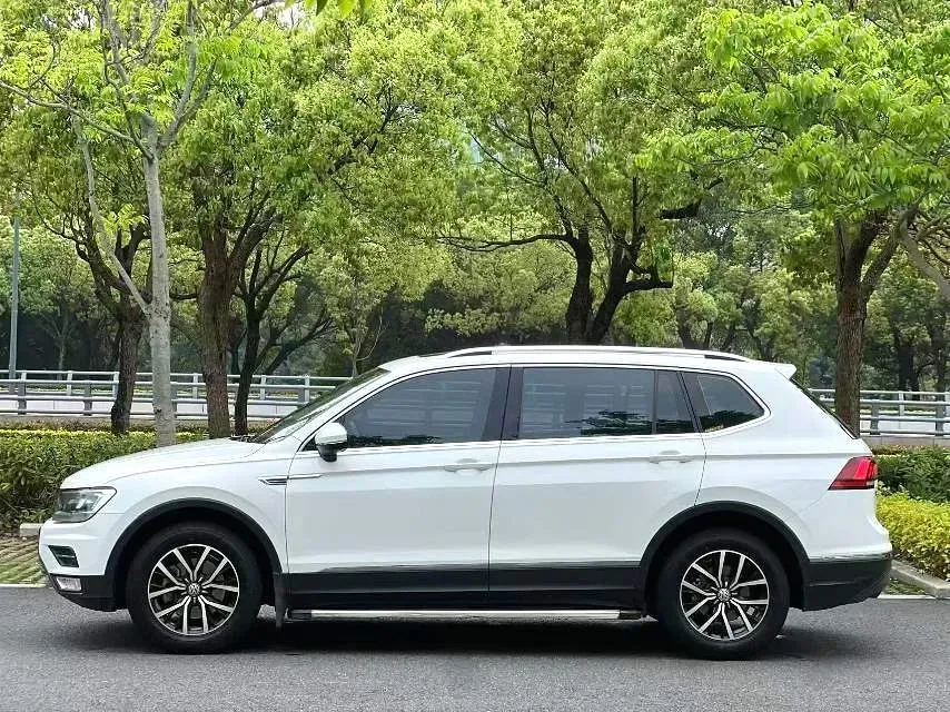 2018 Volkswagen Tiguan L 2.0T 186HP L4 7DCT,autocango,china used car exporter,china ev exporter,chinese used car exporter,chinese used ev exporter
