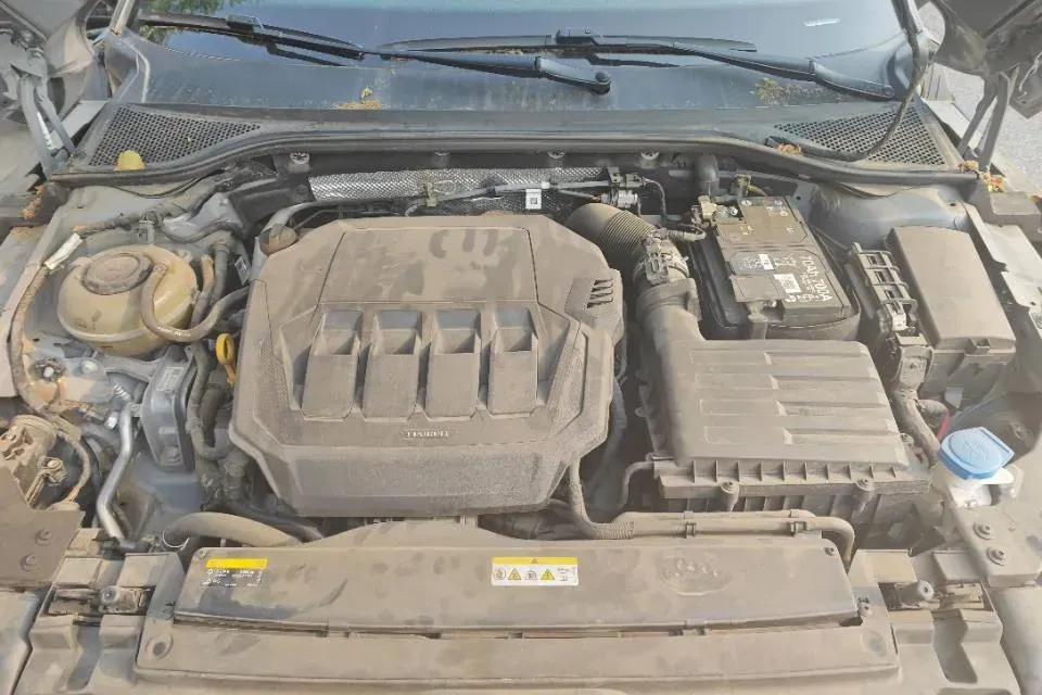 2023 Volkswagen CC 2.0T 186HP L4 7DCT,autocango,china used car exporter,china ev exporter,chinese used car exporter,chinese used ev exporter