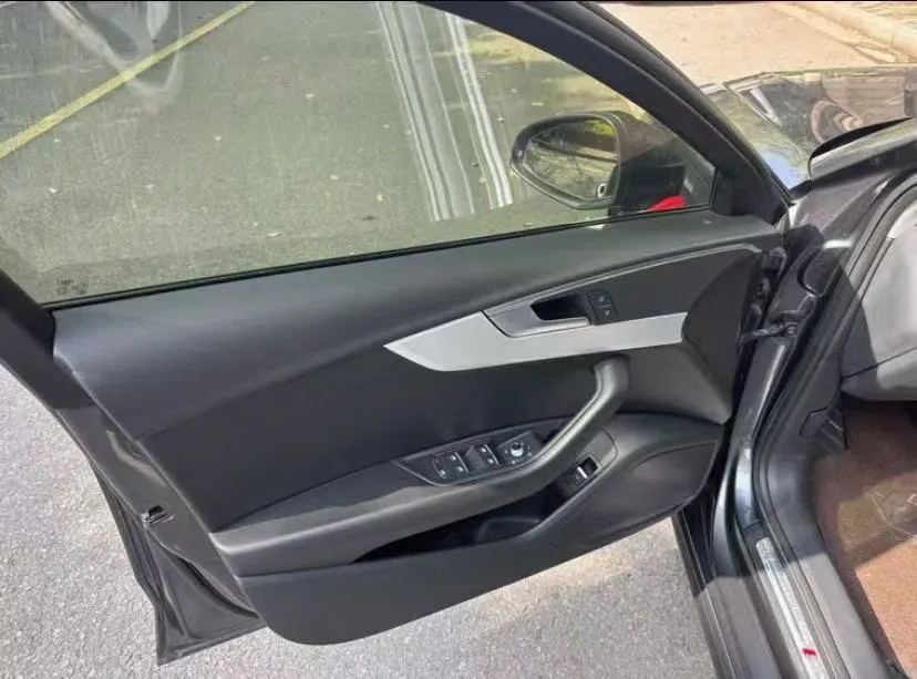 2021 Audi A4L 2.0T 190HP L4 7DCT,autocango,china used car exporter,china ev exporter,chinese used car exporter,chinese used ev exporter