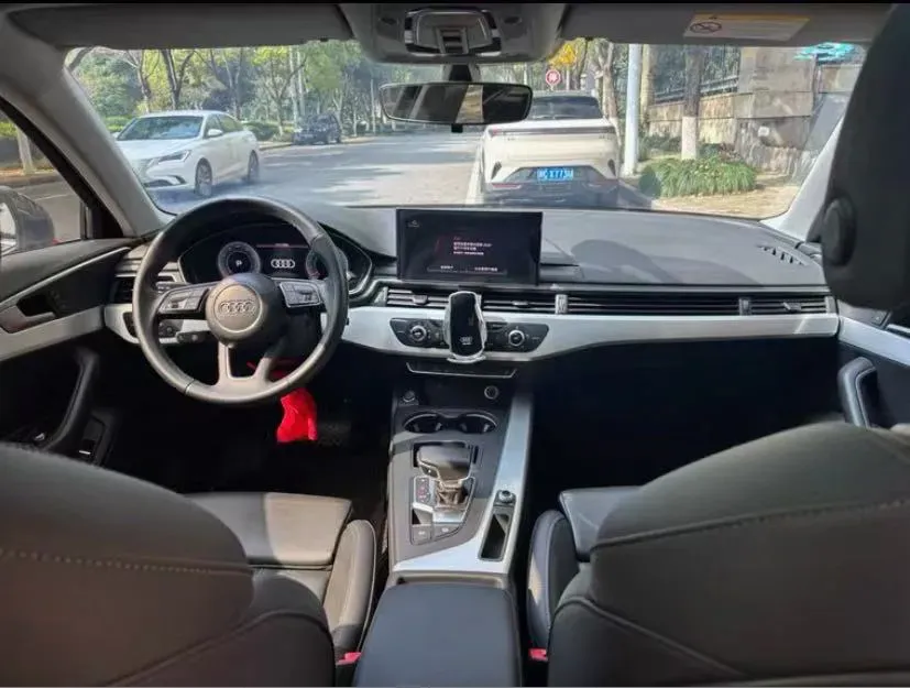 2021 Audi A4L 2.0T 190HP L4 7DCT,autocango,china used car exporter,china ev exporter,chinese used car exporter,chinese used ev exporter