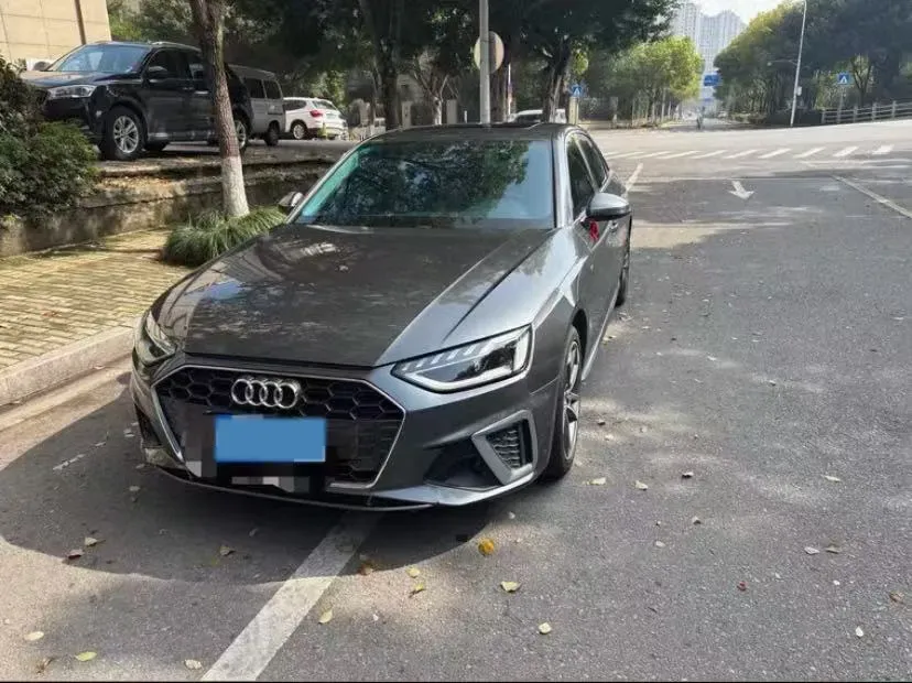 2021 Audi A4L 2.0T 190HP L4 7DCT,autocango,china used car exporter,china ev exporter,chinese used car exporter,chinese used ev exporter