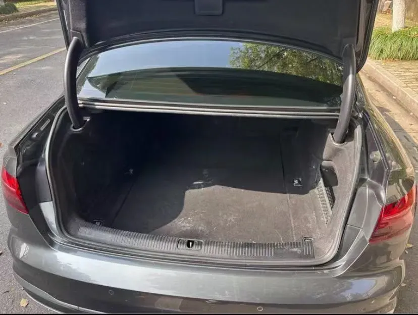 2021 Audi A4L 2.0T 190HP L4 7DCT,autocango,china used car exporter,china ev exporter,chinese used car exporter,chinese used ev exporter