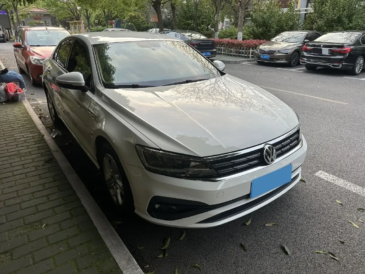 2019 Volkswagen T-Cross 1.4T 150HP L4 7DCT,autocango,china used car exporter,china ev exporter,chinese used car exporter,chinese used ev exporter