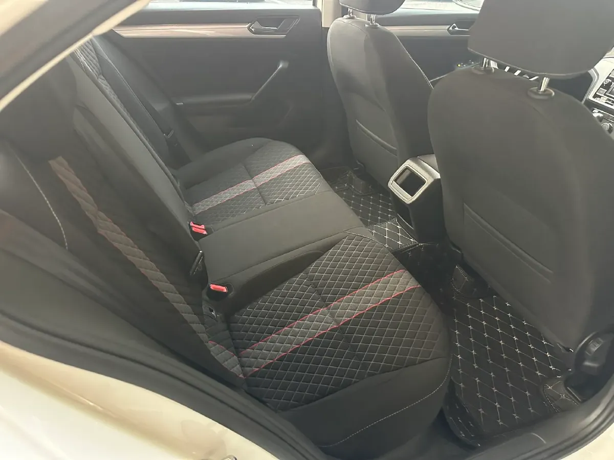 2019 Volkswagen T-Cross 1.4T 150HP L4 7DCT,autocango,china used car exporter,china ev exporter,chinese used car exporter,chinese used ev exporter