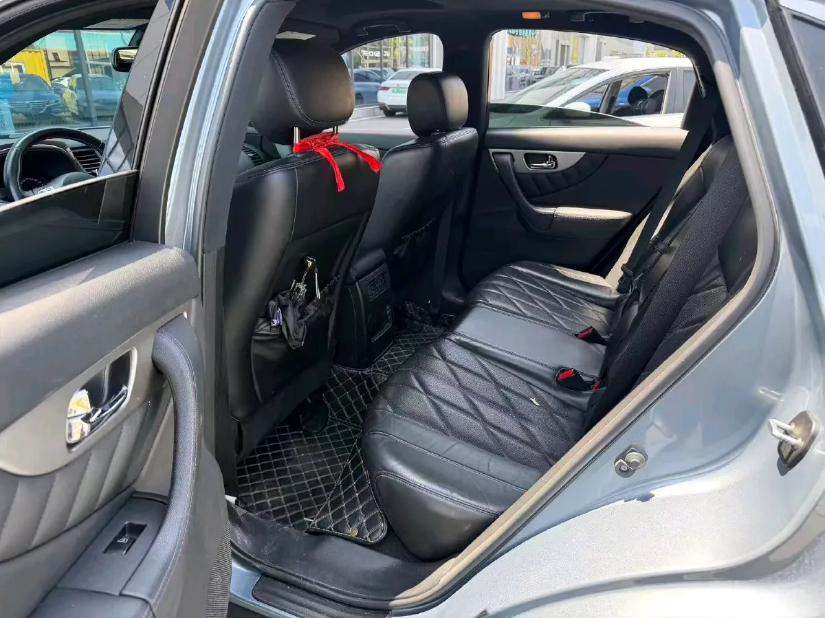 2015 Infiniti QX70 3.7L 351HP V6 7AT,autocango,china used car exporter,china ev exporter,chinese used car exporter,chinese used ev exporter