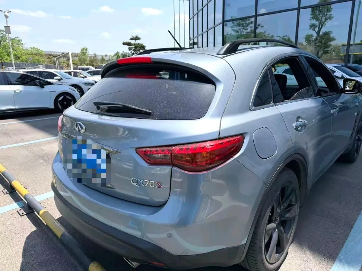 2015 Infiniti QX70 3.7L 351HP V6 7AT,autocango,china used car exporter,china ev exporter,chinese used car exporter,chinese used ev exporter