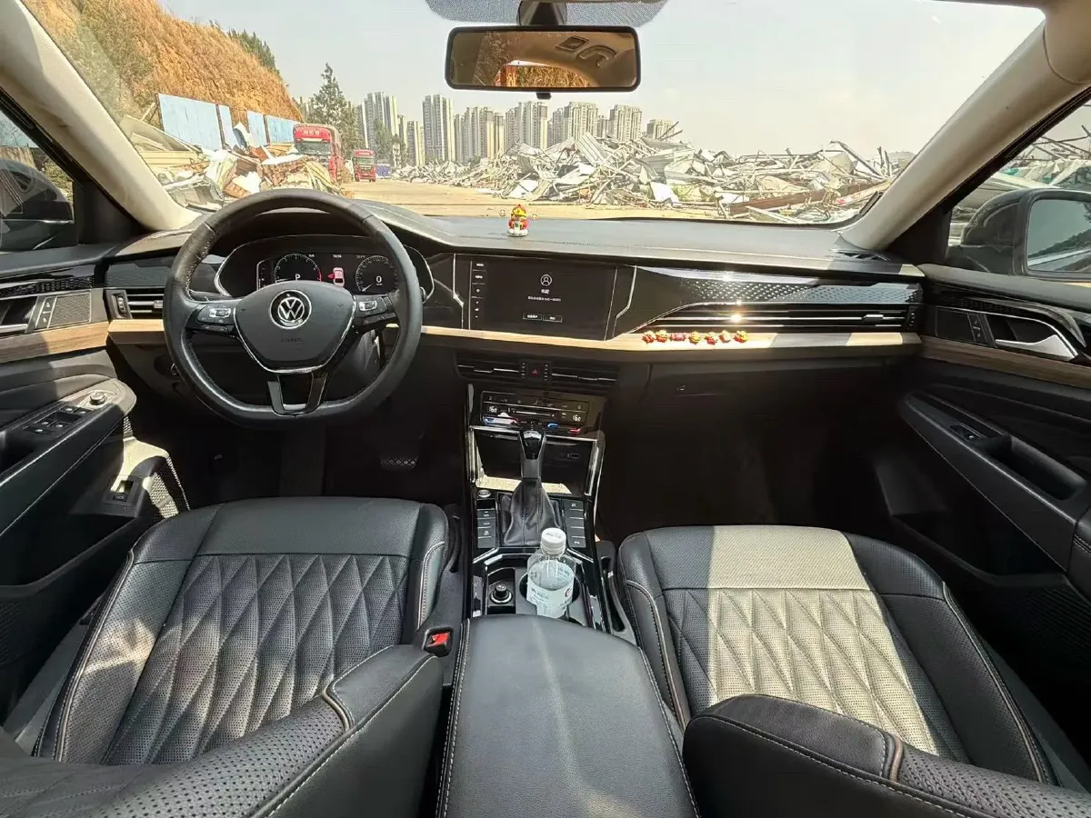 2021 Volkswagen Passat 2.0T 186HP L4 7DCT,autocango,china used car exporter,china ev exporter,chinese used car exporter,chinese used ev exporter