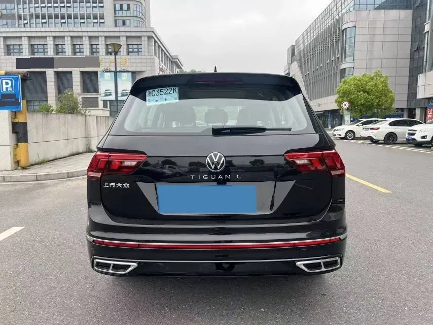 2025 Volkswagen Tiguan L 2.0T 186HP L4 7DCT,autocango,china used car exporter,china ev exporter,chinese used car exporter,chinese used ev exporter