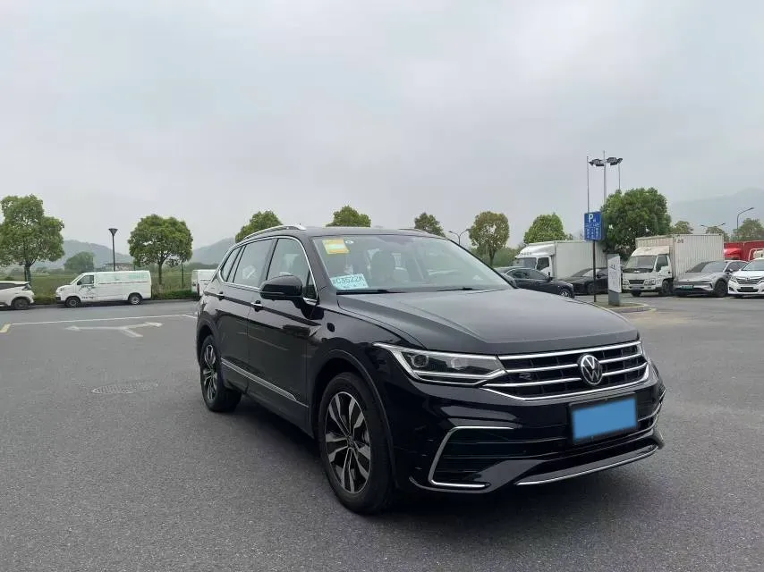 2025 Volkswagen Tiguan L 2.0T 186HP L4 7DCT,autocango,china used car exporter,china ev exporter,chinese used car exporter,chinese used ev exporter