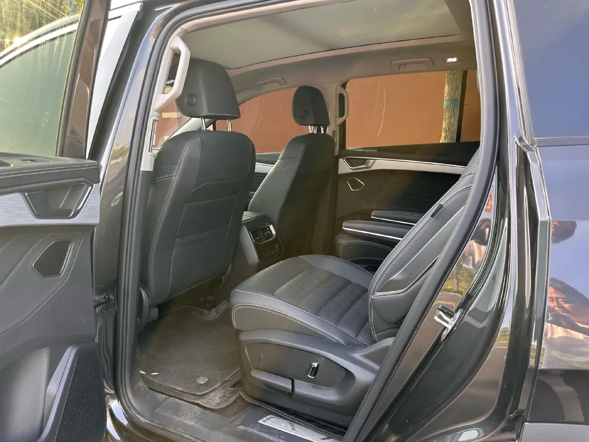 2023 Volkswagen Talagon 2.0T 220HP L4 7DCT,autocango,china used car exporter,china ev exporter,chinese used car exporter,chinese used ev exporter