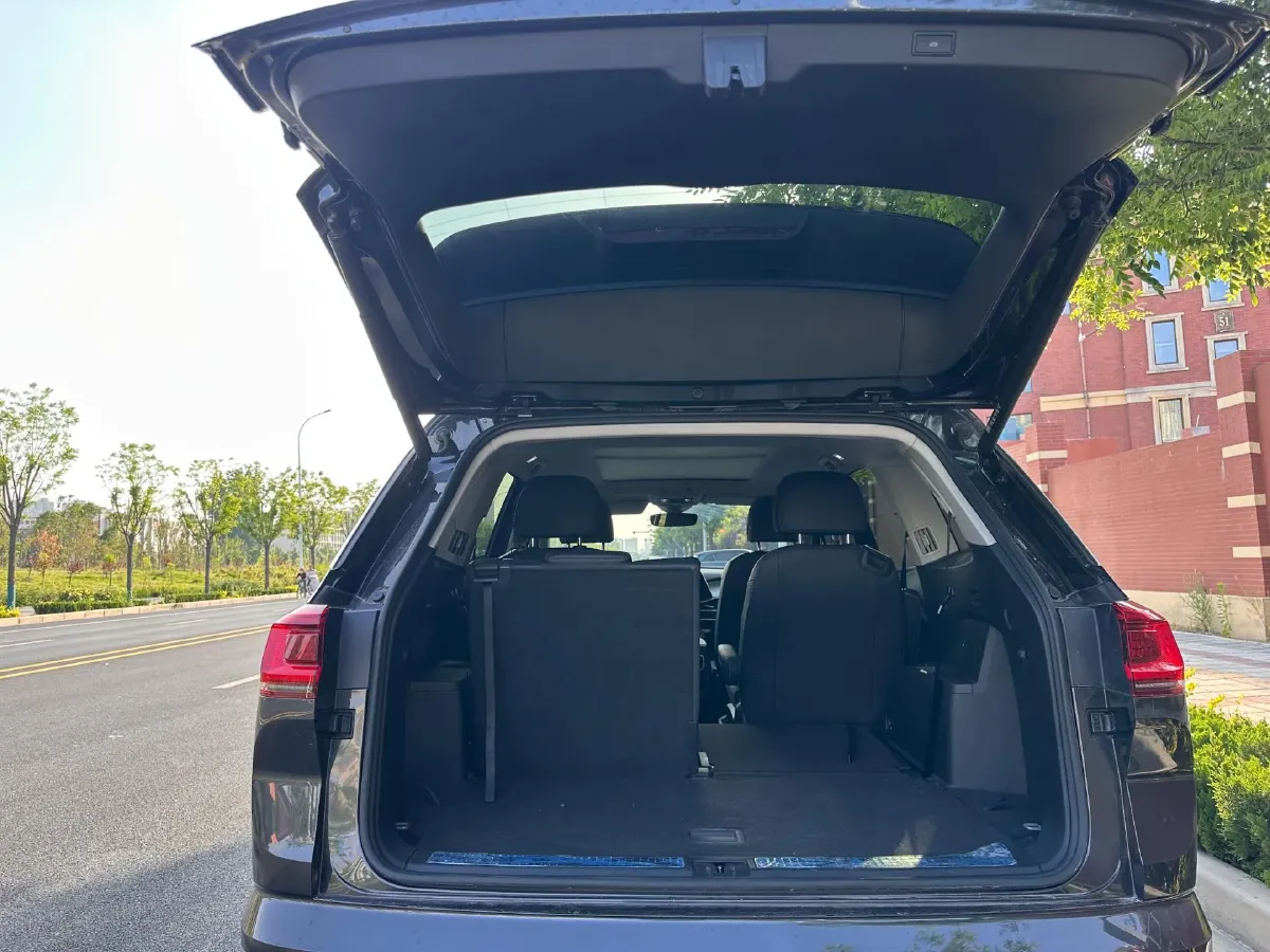 2023 Volkswagen Talagon 2.0T 220HP L4 7DCT,autocango,china used car exporter,china ev exporter,chinese used car exporter,chinese used ev exporter