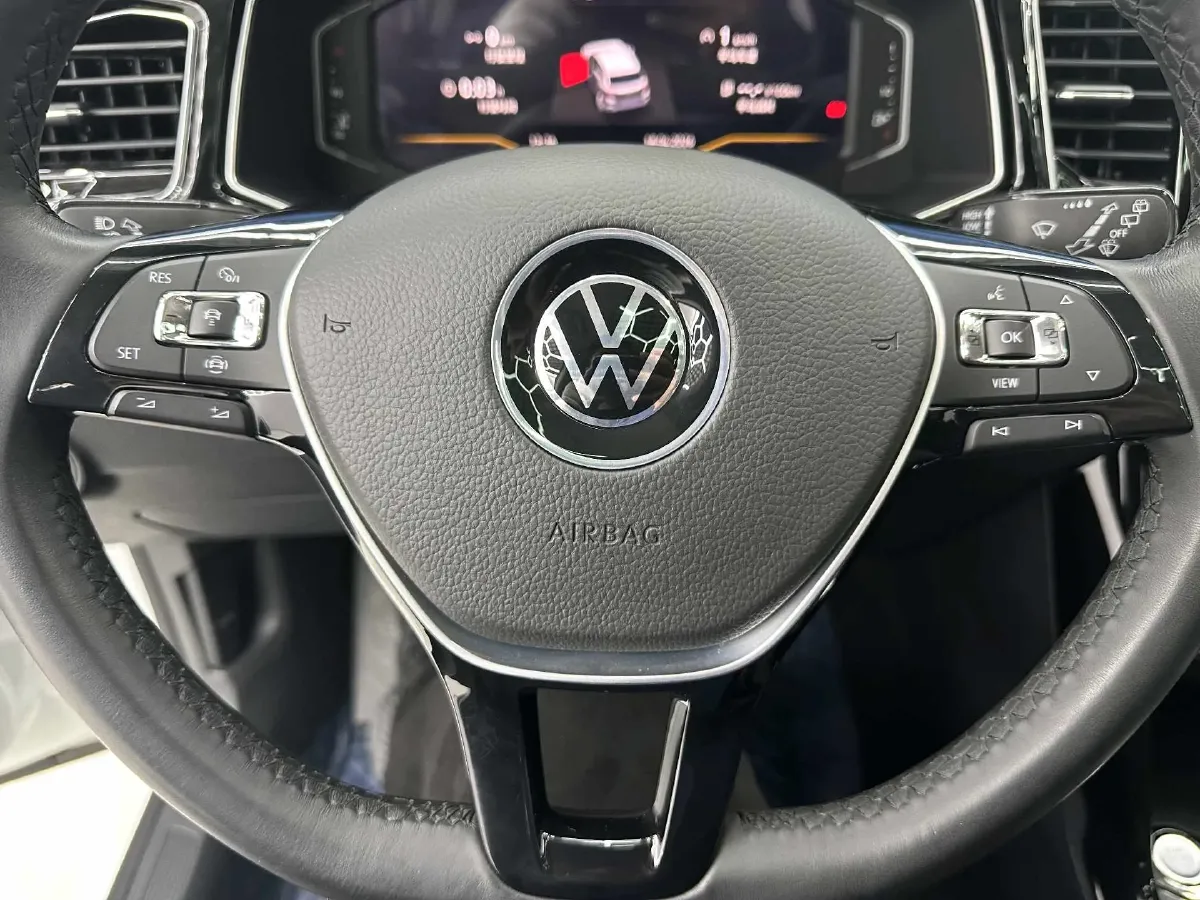 2022 Volkswagen T-Roc 1.4T 150HP L4 7DCT,autocango,china used car exporter,china ev exporter,chinese used car exporter,chinese used ev exporter