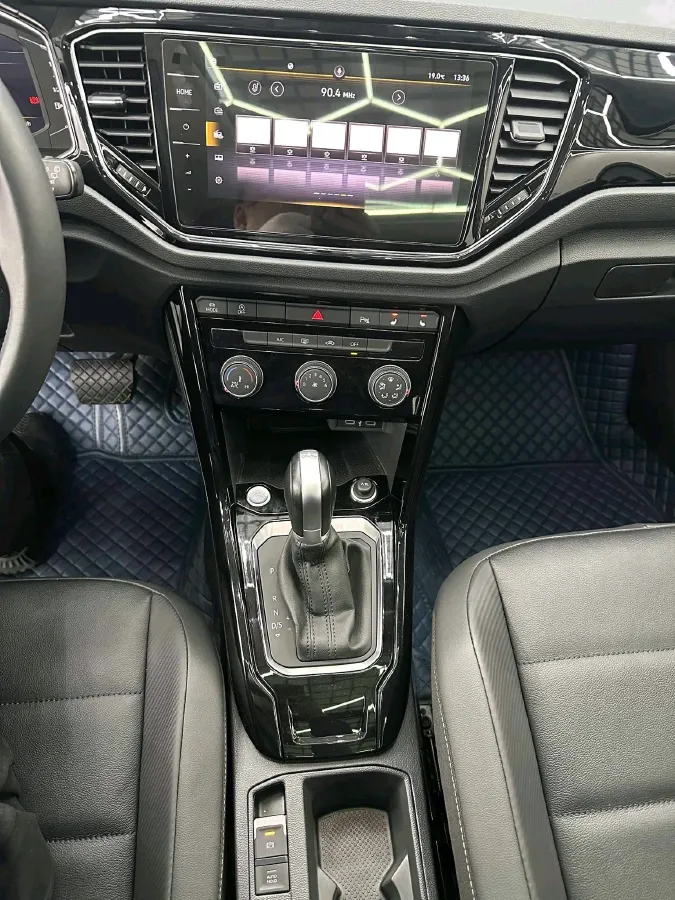 2022 Volkswagen T-Roc 1.4T 150HP L4 7DCT,autocango,china used car exporter,china ev exporter,chinese used car exporter,chinese used ev exporter