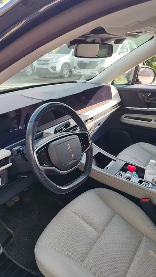 2023 Lincoln Corsair 2.0T 261HP L4 8AT,autocango,china used car exporter,china ev exporter,chinese used car exporter,chinese used ev exporter